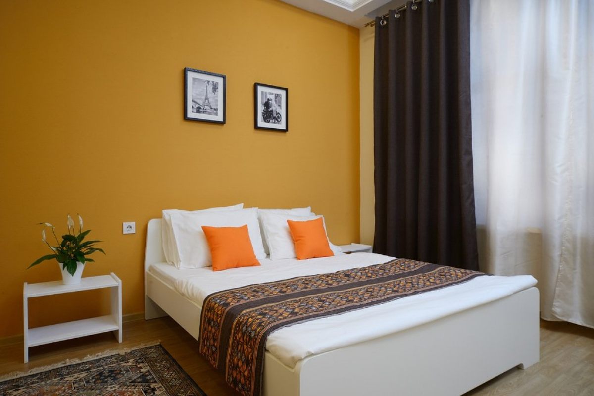 Crystal orange hotel. Гостиница апельсин Лазаревское. Гостиница апельсин метро бульвар Рокоссовский.